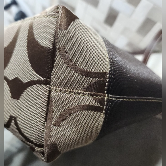 Coach Purse (2007), Excellent Condition!! Beautiful Interior Colors 👜 - Picture 8 of 12